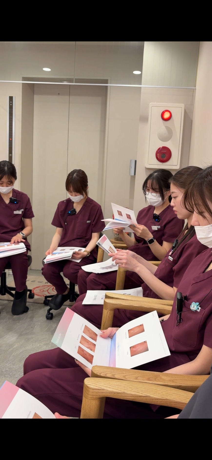 スタッフの研修・症例検討の様子