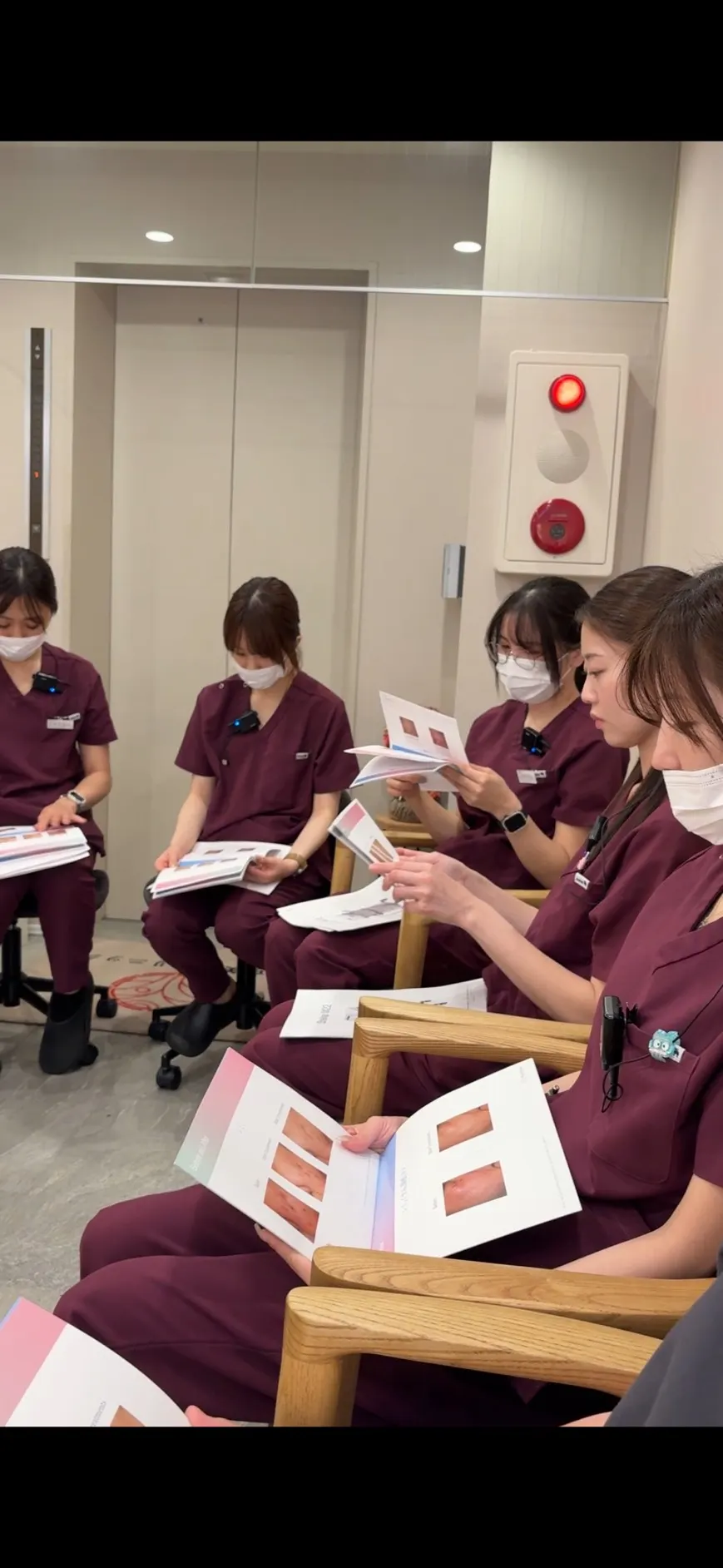 スタッフの研修・症例検討の様子